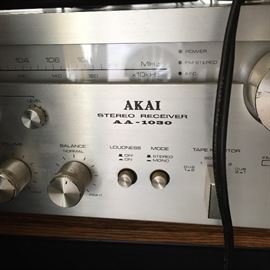AKAI STEREO RECEIVER AA-1030 with TURNTABLE & SPEAKERS