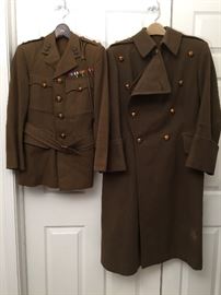 WWII BRITISH OFFICER'S TRUNK WITH COLLECTION TO INCLUDE: UNIFORM, COAT, FOLDING CHAIR, CANVAS BATHTUB, WASH BASIN, BUCKET & MUCH MORE.