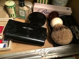 WWII 1947 NAMED:  LT. JAMES LAMIRE US NAVY PILOT. VETERANS PERSONAL COLLECTION INCLUDES MEDALS, PAPERS, 3 UNIFORMS & 3 TRUNKS