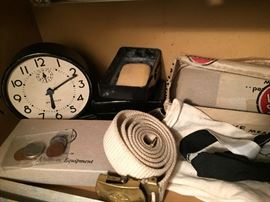 WWII 1947 NAMED:  LT. JAMES LAMIRE US NAVY PILOT. VETERANS PERSONAL COLLECTION INCLUDES MEDALS, PAPERS, 3 UNIFORMS & 3 TRUNKS