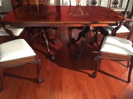 FABULOUS CHIPPENDALE DINING TABLE W/2 LEAVES & 8 CHAIRS W/CLAW & BALL FEET