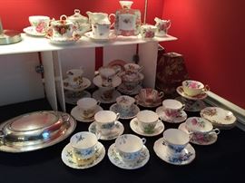 LARGE SELECTION OF CUPS & SAUCERS