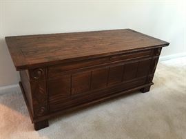 ARTS & CRAFTS STYLE CEDAR CHEST 