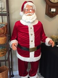 ANIMATED SINGING KARAOKE SANTA 5' TALL