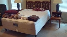 Bassett Bedroom Furniture - Queen Sleep Number