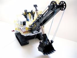 Bucyrus 495HF Shovel - Original Corporate Version made by TWH Models in the scale of 1:50. Manufacturer's Part Number is TWH012. Model Condition is Excellent. Box Condition is Excellent. Maroon Stripe. Part of the original run from TWH! 