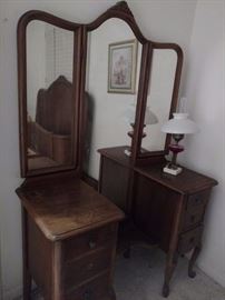 vanitydresser