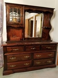 Wood 7 drawer dressed with mirror