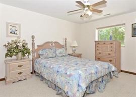 Thomasville Style Queen Bed, Nightstand, & Chest of Drawers