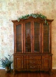 Thomasville Style China Cabinet