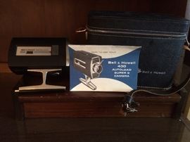 VINTAGE BELL &B HOWELL SUPER 8 MOVIE CAMERA W/ CASE AND INSTRUCTIONS. 
