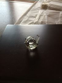 SWAROVSKI CRYSTAL BIRD  FIGURINE (SO CUTE!)