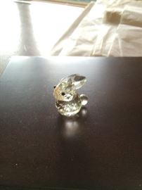 SWAROVSKI CRYSTAL BUNNY FIGURINE (WHO DOESN'T LOVE BUNNIES!)