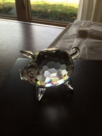 OMG! SWAROVSKI CRYSTAL PIGLET FIGURINE ( TOO CUTE!)