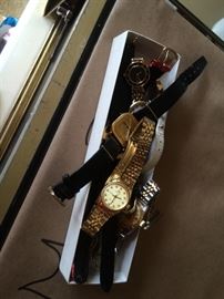 ASSORTED LADIES VINTAGE WATCHES: SEIKO, TIMEX, MAJESTIC, ETC. 