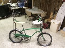 ISN'T THIS A BEAUTY!!!! 1970'S BOYS HOFFEY SPEED BIKE. CALLING ALL SPEED RACERS, COME ON DOWN!