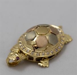 18k Gold and diamond Turtle Pendant 