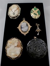 Assorted Gold Cameos and Jade pendent 