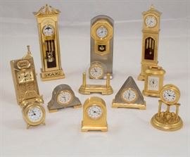 Collection of desk clock Bulova 