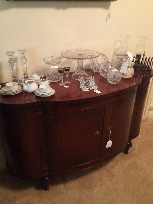 Curved front server; assorted glassware & rose bowls