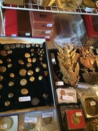 Military buttons, shields, medallions