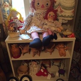 Raggedy Ann dolls