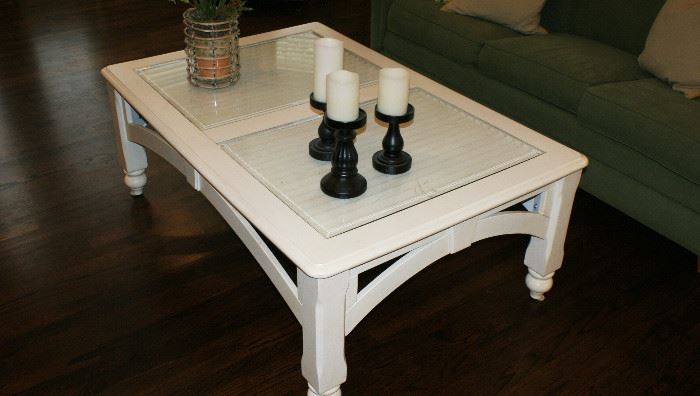 Haverty's coffee table with glass top