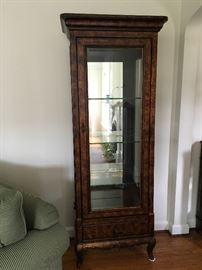 G1 Drexel Heritage Tresor Curio Accents Provence, lighted, 2' W 13" D 6' H