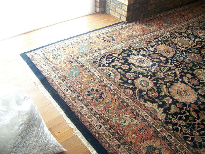 Large Oriental carpet-very high end; in great condition