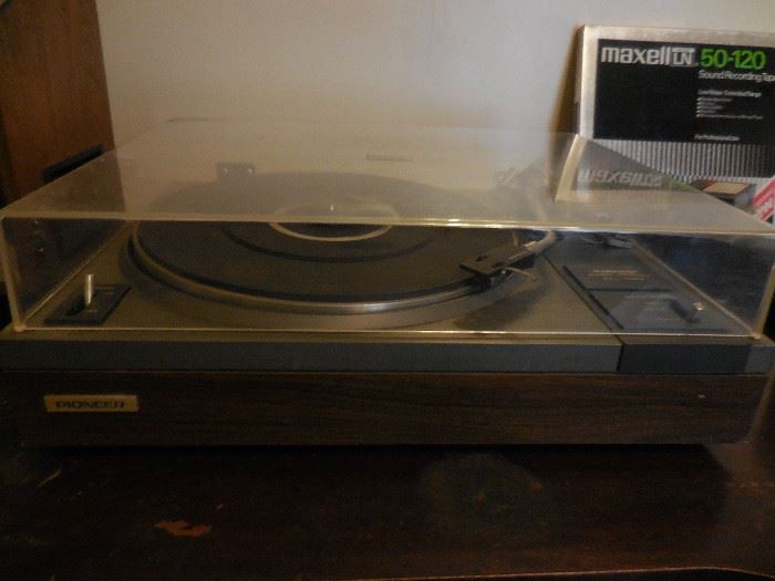 Pioneer Turntable with Dust Cover