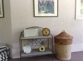 Nice wine rack with marble 