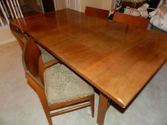 Mid-Century Modern Dining Table - very good condition