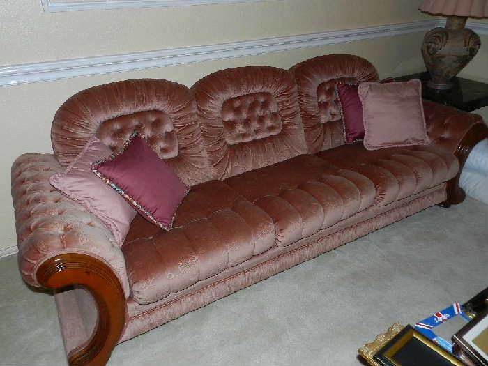 Sofa - very good condition - available for pre-sale