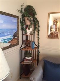 nice corner bakers rack