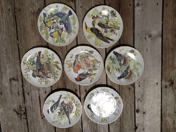 Ursula Band bird plates, Band's Songbirds of Europe. Seven in all:  includes Great Titmouse, Redstart, Chaffinch, Red Robin, Corsican Nuthatch, Golden Oriole. Paperwork and original boxes included.