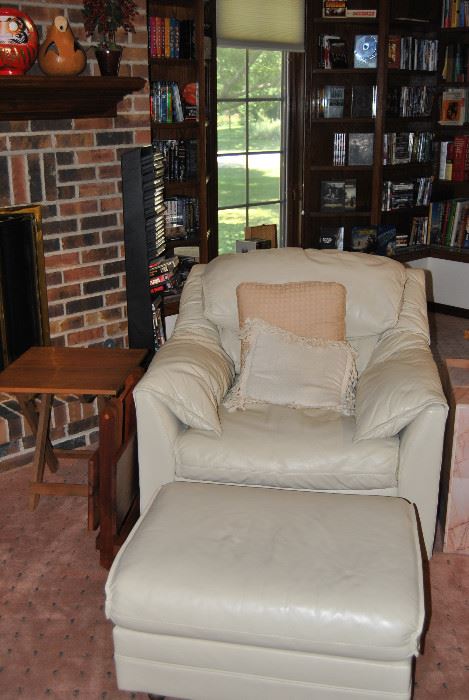 Leather Chair w Ottoman 