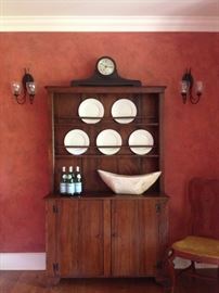 Petite Stepback Hutch with Plate Rack