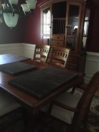 Beautiful Dining Room Suite, 6 chairs, includes table pads 