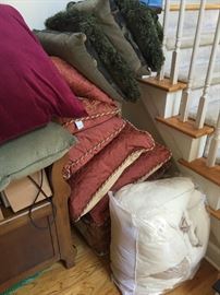Lots of decorative pillows