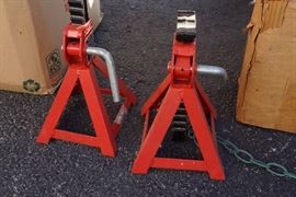 Jack stands