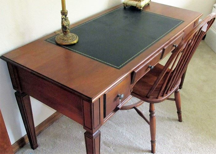 desk with leather insert / chair