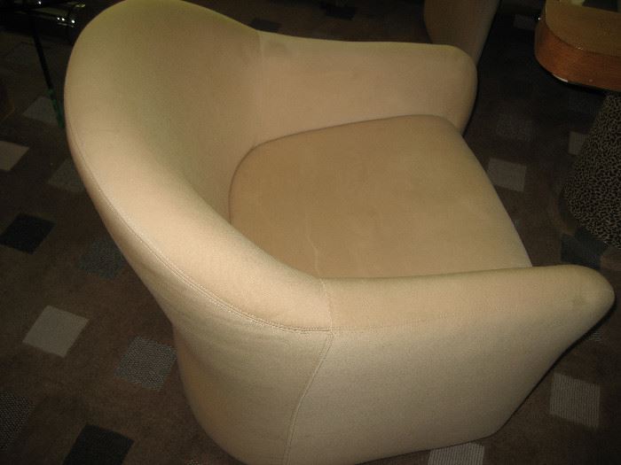 Upholstered chair with casters (1 of 4)