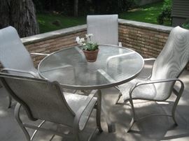 Tropitone patio table and 4 chairs