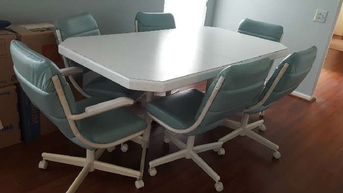 kitchen table with chairs and leaves    $150