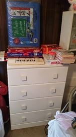 Vintage 4-Drawer Dresser