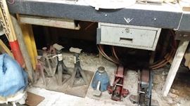 Hldraulic Floor & Screw Jacks, 1-Ton Chain Hoist w/ Beam Rails