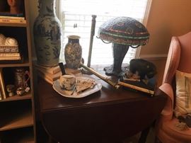 Drop leaf table, reproduction lamp