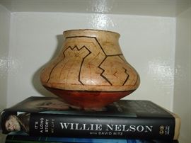 Native American pot, possibly Hopi