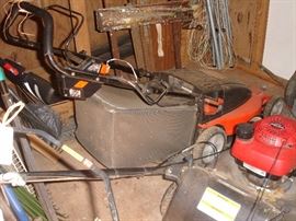 Electric lawnmower