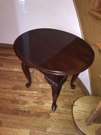 SMALL OVAL LACQUER COFFEE TABLE